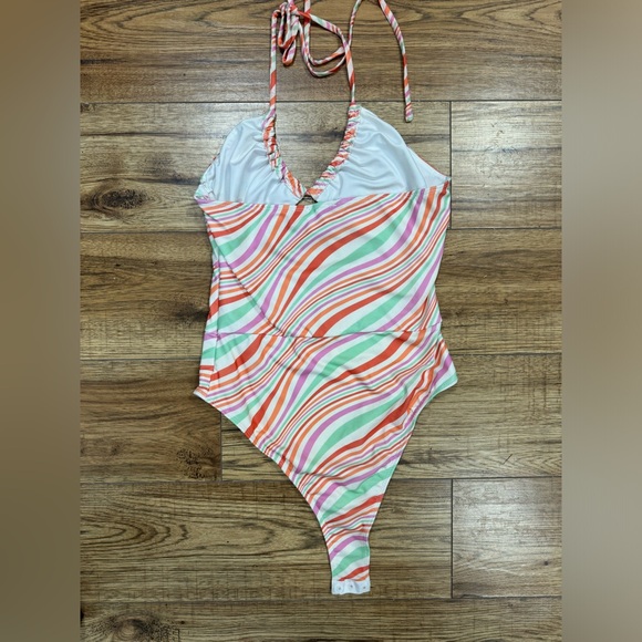 Princess Polly Bodysuit - Picture 2 of 4